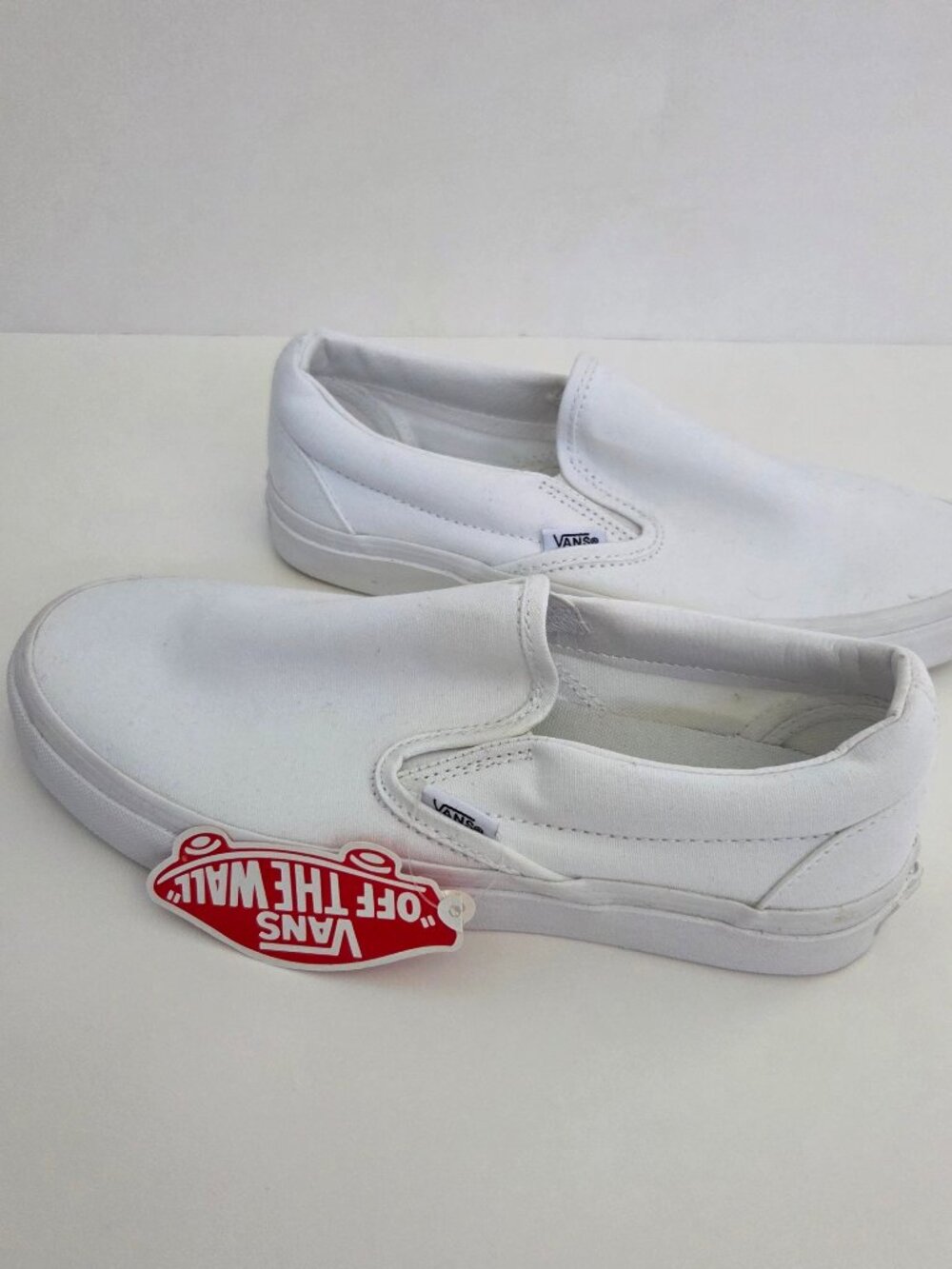 Vans Classic Slip-On All-White Sneakers Unisex Mens 6.5 Womens 8 Solid Everyday